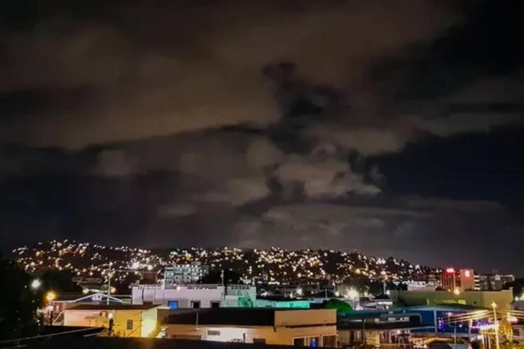 Raynebow Chateau - Chic City Getaway Port of Spain Esterno foto