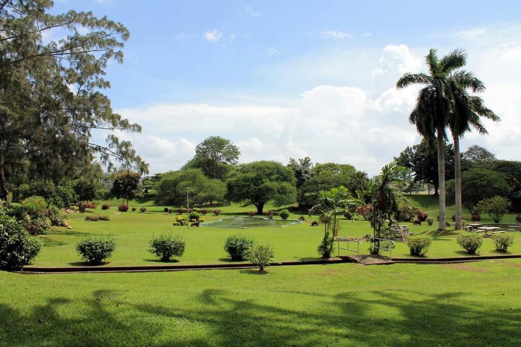Raynebow Chateau - Chic City Getaway Port of Spain Esterno foto