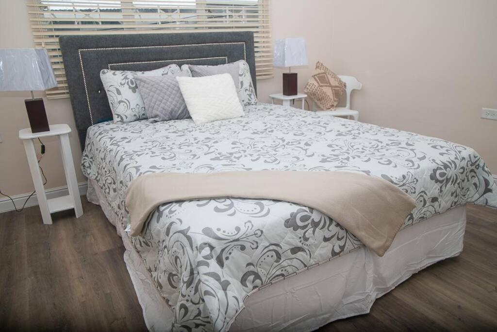 Raynebow Chateau - Chic City Getaway Port of Spain Esterno foto